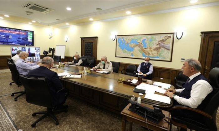 Millî Savunma Bakanı Hulusi Akar, Video Telekonferans Yöntemiyle Toplantı Yaptı
