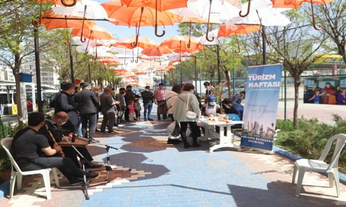 REHBERLİK SOKAĞI GELENEKSEL EL SANATLARIYLA RENKLENDİ