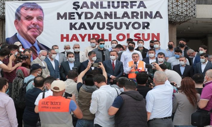 BAŞKAN BEYAZGÜL:” TARİHİ ŞEHİR TARİHİ KİMLİĞİNE DÖNÜYOR, ASLINA DÖNÜYOR”