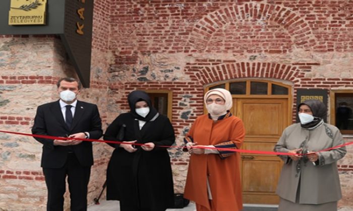 Emine Erdoğan, Kitaplar ve Kâğıtlar Sergisi’nin açılışını yaptı