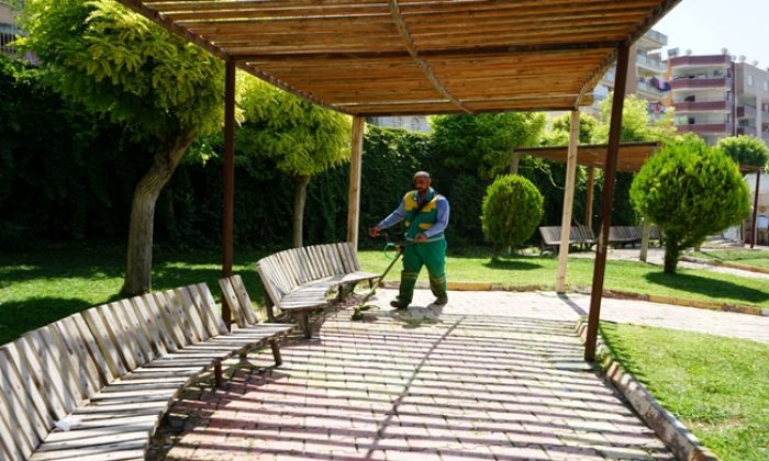 KARAKÖPRÜ’DE PARKLAR BAKIMLA GÜZELLEŞİYOR